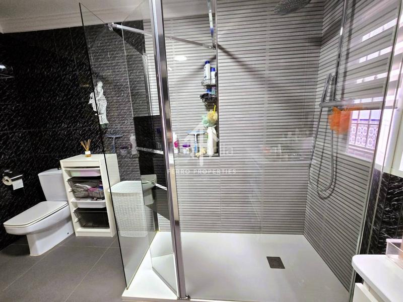 Foto 04a2db93-8e28-439e-a324-1ef2df8d15de. Chalet dans miró 9 dans Loja