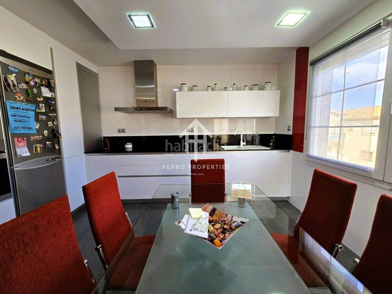 Foto 084182ec-47b4-46e5-8eb4-9117be992735. Chalet dans miró 9 dans Loja