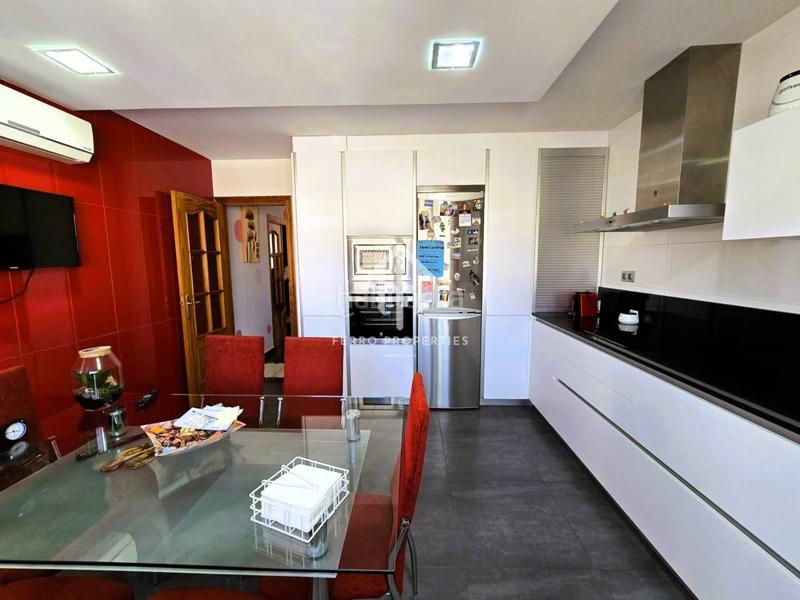 Foto 16f049e4-9464-4e1e-8060-57107a62204f. Chalet dans miró 9 dans Loja