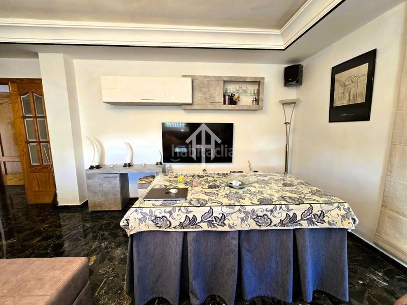 Foto 479c8ba9-f430-4203-b8ab-8159e9bcb5cb. Chalet dans miró 9 dans Loja