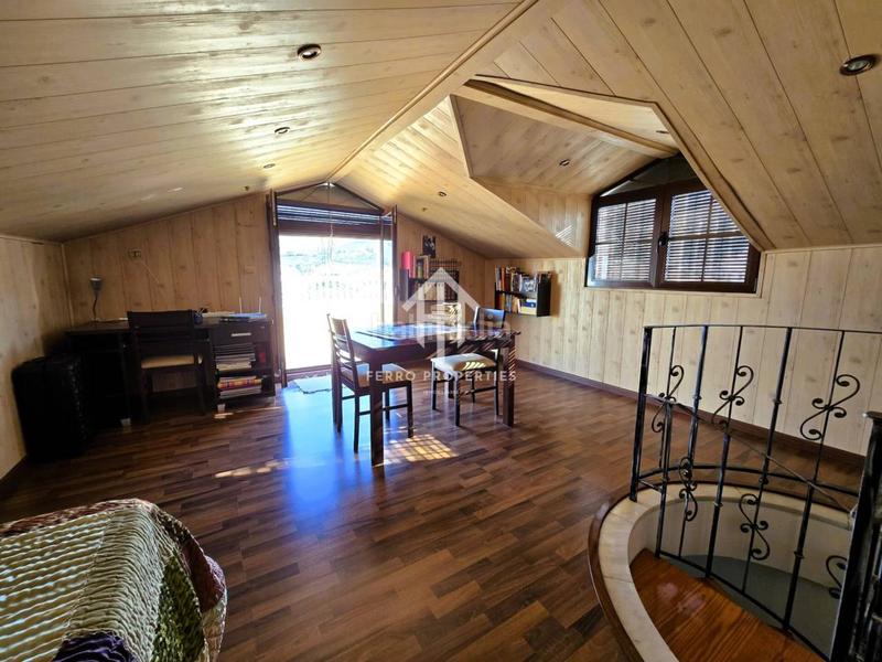 Foto 515aa122-67d3-47fc-a86e-ebe18c800d92. Chalet dans miró 9 dans Loja