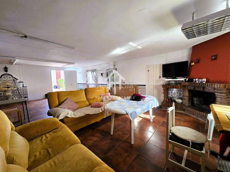 Foto 5f4d0816-0a3d-4f13-9aee-6e1448356bfd. Chalet dans miró 9 dans Loja