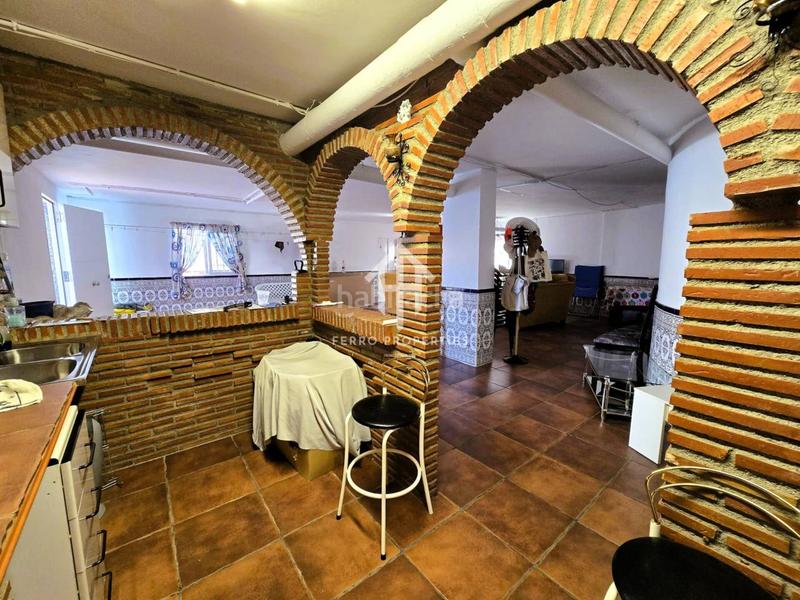 Foto b6f09fdc-e2a3-4bde-b0ea-f1e93354d316. Chalet dans miró 9 dans Loja