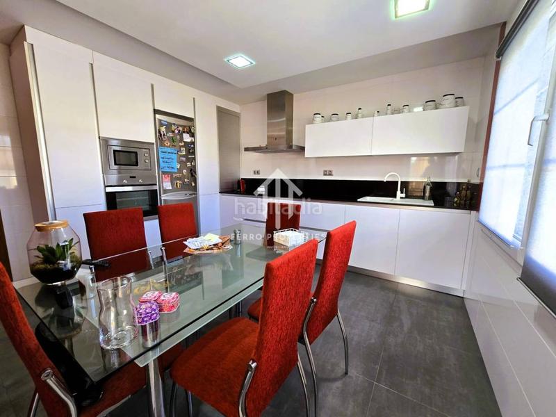 Foto d1e6f590-4867-4a8d-824f-4a4775ff4907. Chalet dans miró 9 dans Loja