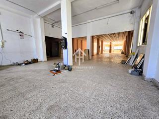 Local Comercial a Rafael pérez del álamo 40. Local comercial en venta en loja