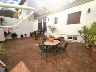 Haus  Calle geranios. Venta de casa en loja