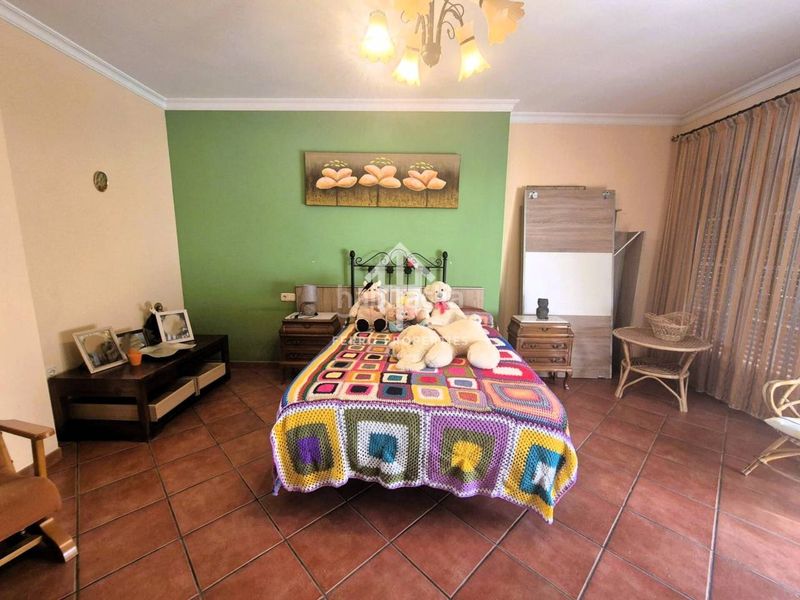 Foto 38c500ff-b871-4961-acdc-9120924f44a1. Casa amb aparcament a Loja