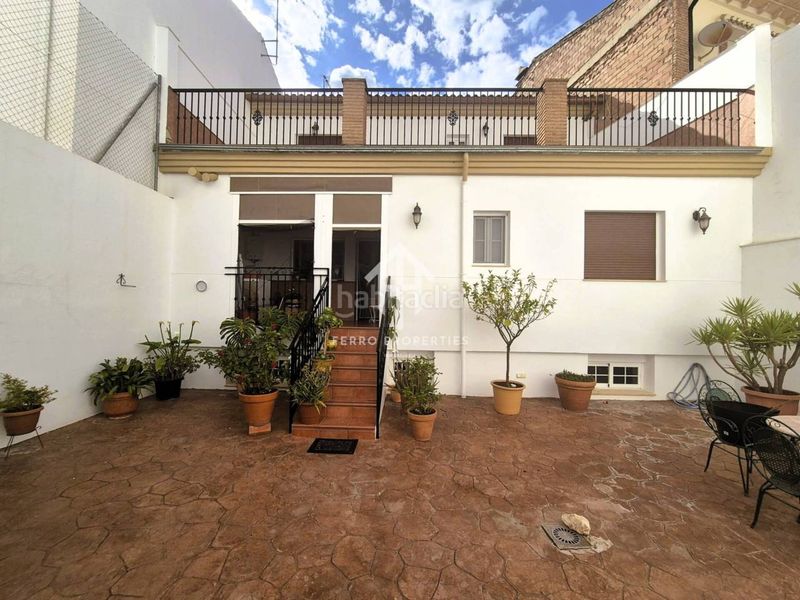 Foto 9b5c8079-1346-471f-b567-3e76c2e34308. Casa amb aparcament a Loja