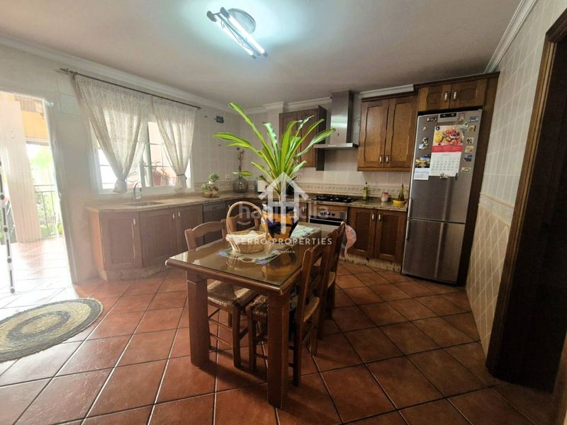 Foto 9daeb0ae-e23a-4aee-a962-1af753ea1d50. Casa amb aparcament a Loja