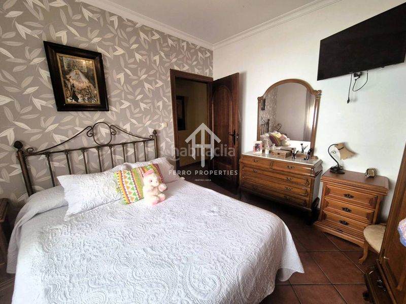 Foto a79bc1e5-673c-4145-8e7c-bd0a80c65379. Casa amb aparcament a Loja