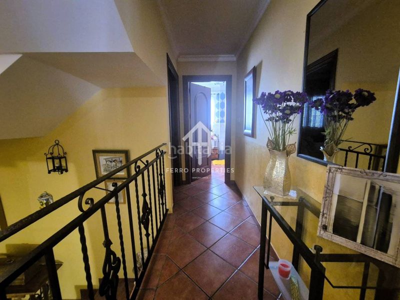 Foto b0098f44-8d97-481b-98d1-b4003a95f147. Casa amb aparcament a Loja