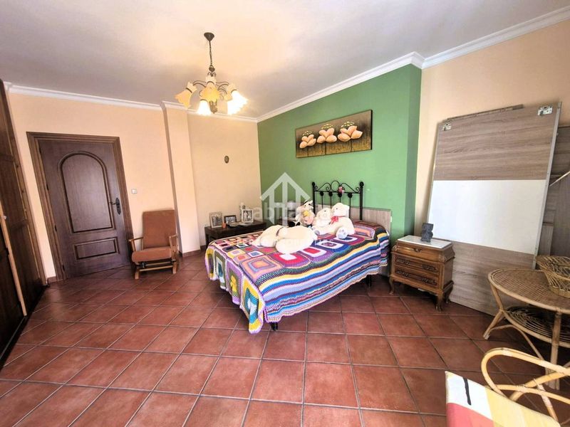 Foto d1cc2639-9d98-4b65-ab41-e65eef74cea4. Casa amb aparcament a Loja