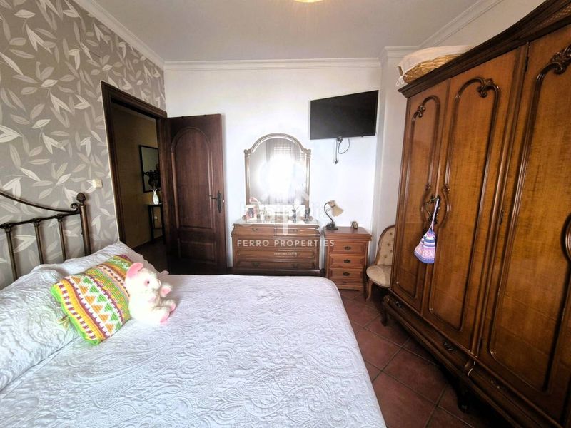 Foto e0aade13-ce7e-47b8-bb61-37e06b634c03. Casa amb aparcament a Loja