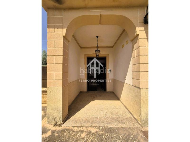 Foto 35da05f2-81d8-42be-8237-869aa754315a. Maison avec parking dans Loja