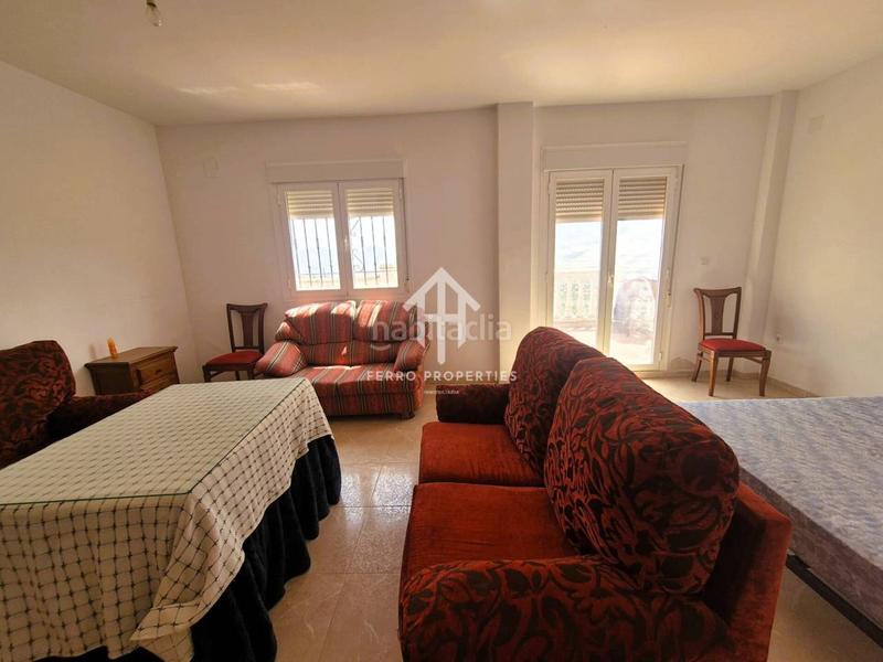 Foto 47d8b760-e139-44a0-b32c-b6374a55814d. Maison avec parking dans Loja