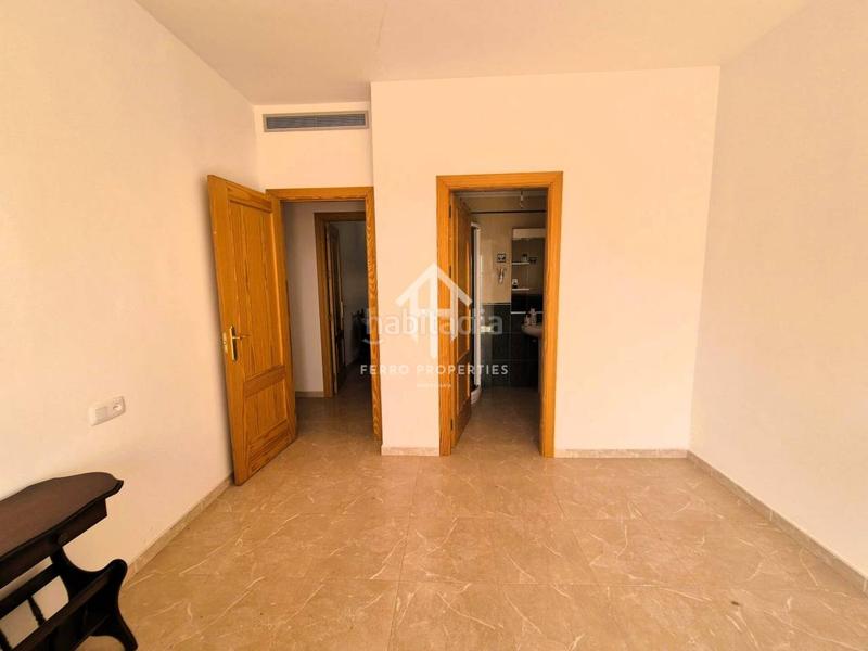 Foto 4a967b82-bd64-4a08-8af5-1b18ad9f1941. Maison avec parking dans Loja