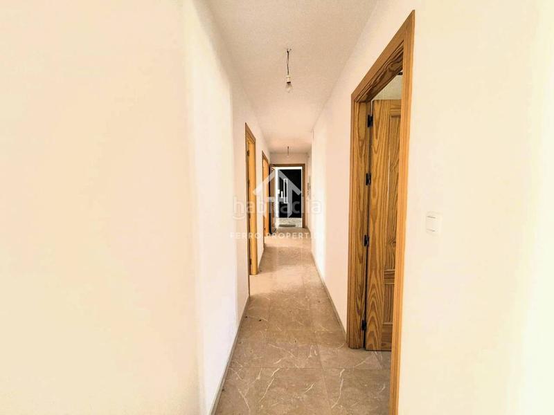 Foto 549a90e0-8f17-49fc-9856-500be55f4a91. Maison avec parking dans Loja