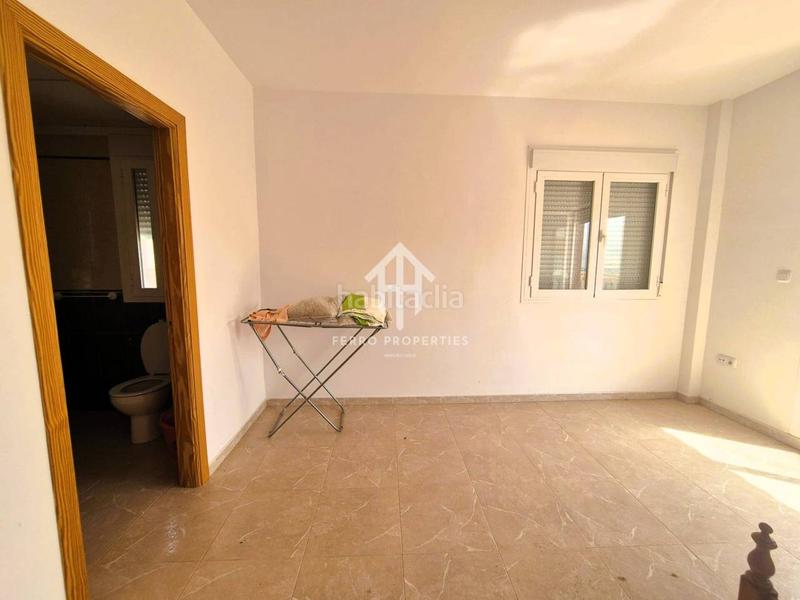 Foto 5bb34db3-072c-4941-9300-0be408b36c2a. Maison avec parking dans Loja