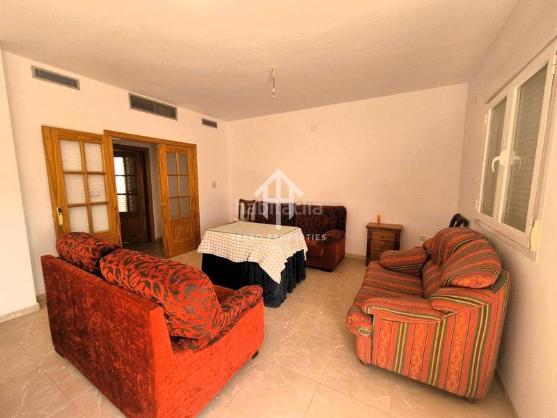 Foto 7d3e1b82-a899-4945-9701-1d5ae613d4be. Maison avec parking dans Loja