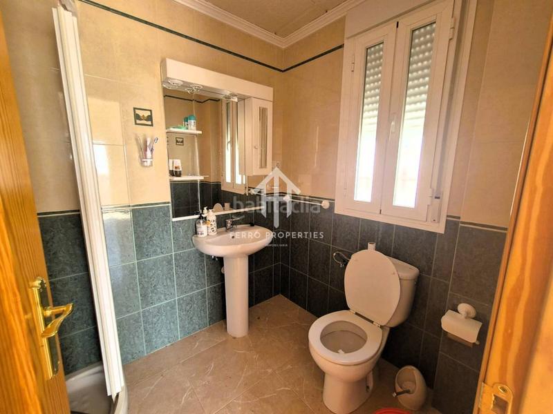 Foto 8392ccb1-8d77-4f17-8a99-51b139468c8f. Maison avec parking dans Loja