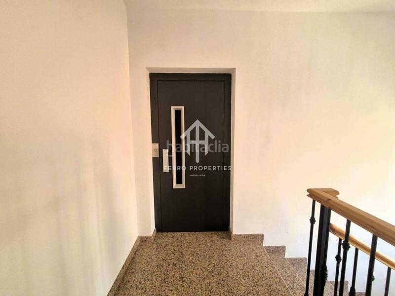 Foto cb97e16e-a977-48fc-8be0-3daad288b3fb. Maison avec parking dans Loja