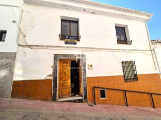 Casa  Calle merino. Venta de casa en algarinejo