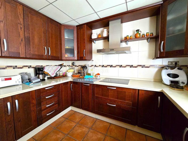 Foto 043b0f00-35ec-44ca-aab3-e059016251aa. Casa en antequera 91 exclusiva casa con calidades de primera, amplitud y confort en cada rincón en Loja