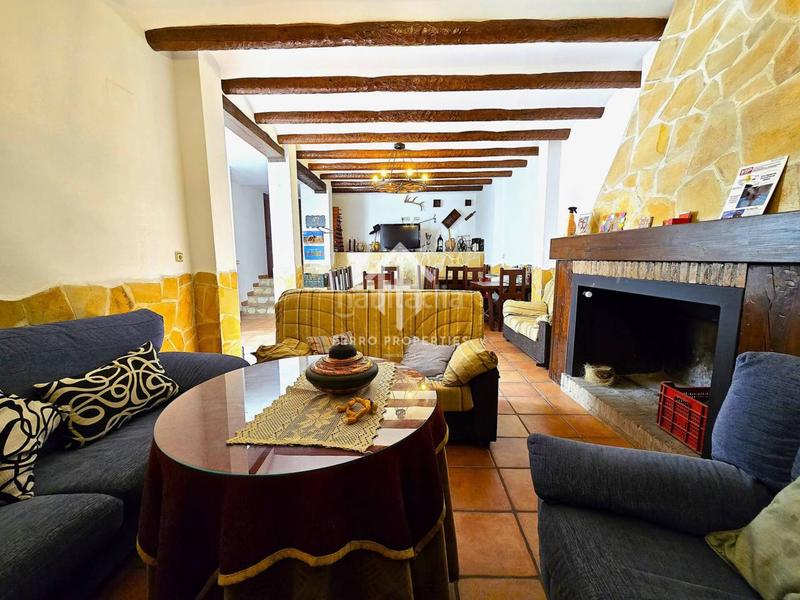 Foto 6e2ffec6-576a-4c6d-a2db-a7d28f03cff6. Casa en antequera 91 exclusiva casa con calidades de primera, amplitud y confort en cada rincón en Loja