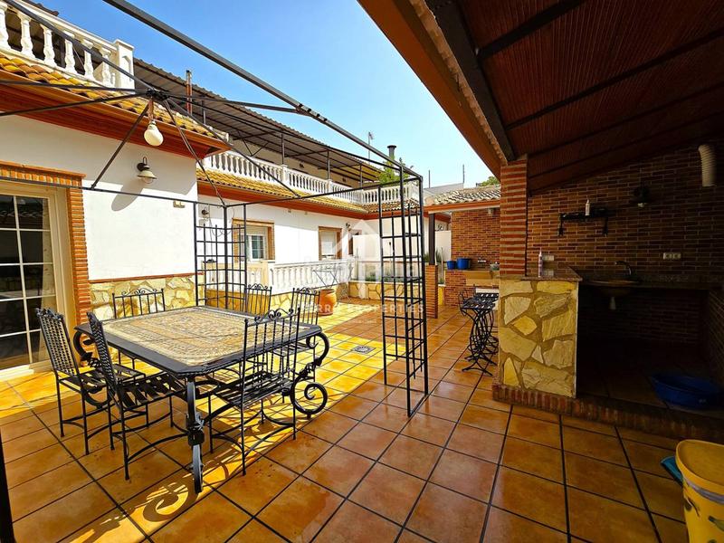 Foto 8dc12aca-26f8-4081-9d03-3cbd057da2bd. Casa en antequera 91 exclusiva casa con calidades de primera, amplitud y confort en cada rincón en Loja
