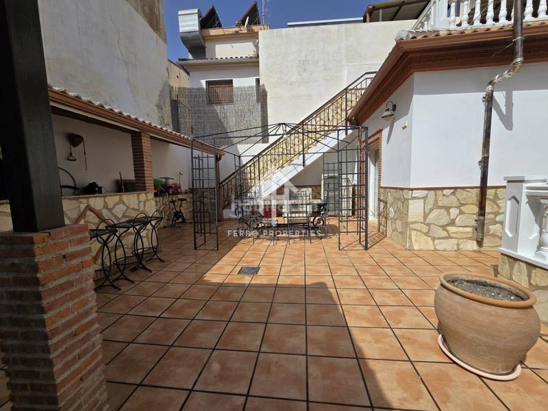 Foto d659b994-5327-4125-83cb-38aeb712769f. Casa en antequera 91 exclusiva casa con calidades de primera, amplitud y confort en cada rincón en Loja