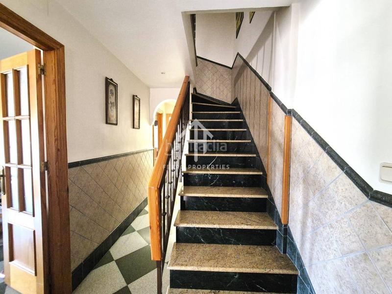 Foto 91ed3053-8ed5-4468-8647-8d41efbdbce5. Casa venta casa en Loja