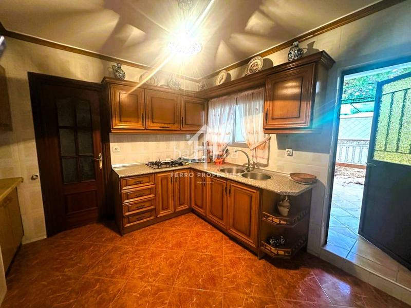 Foto 453d0dcf-95d5-4991-82e3-472d39e4c379. Casa con parcheggio in Salar