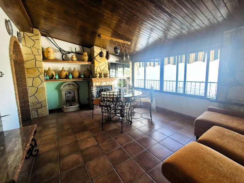 Foto a00d78fe-90ee-4601-b023-1a630ed01138. Casa amb piscina a Salar