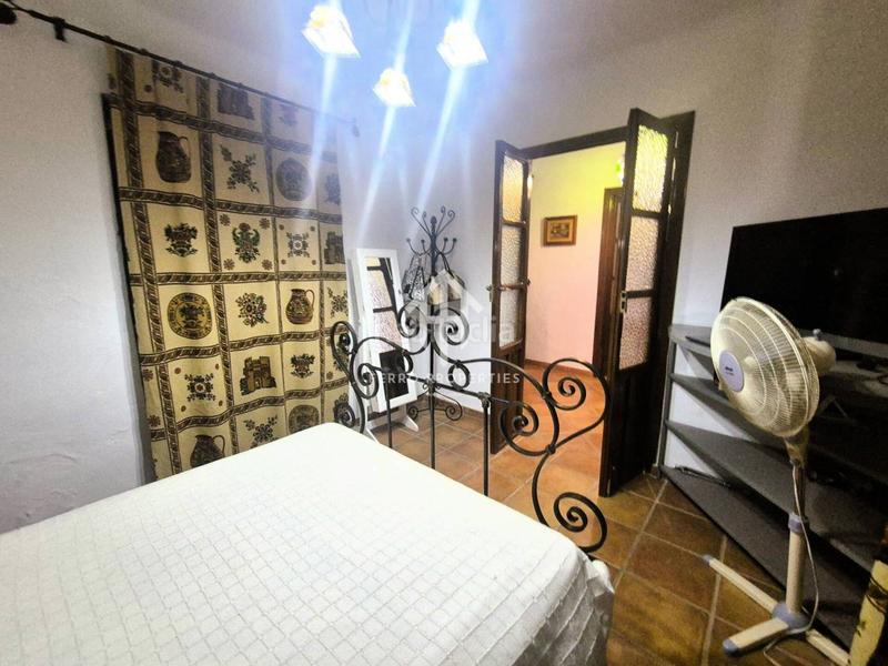 Foto b1937cea-e441-4741-bb8b-4b72f95fae72. Casa amb piscina a Salar