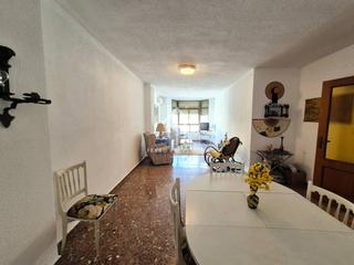 Appartement  Ángeles. Amplio piso con ascensor y plaza de parking en la avenida princi