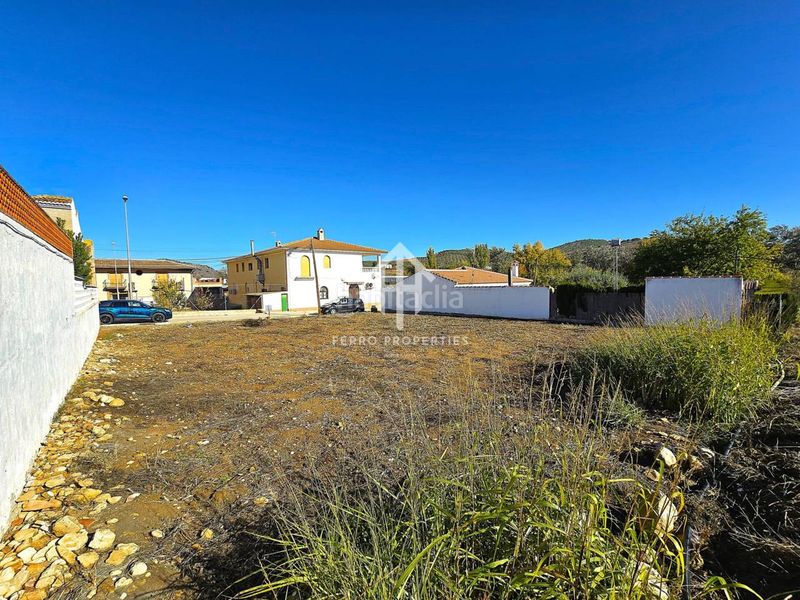 Foto c9606f07-9ef8-4afc-93c9-417f378dde19. Solar industrial a calle santa ana 5 a Loja