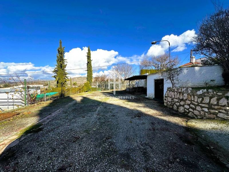 Foto fd003ca8-be8d-41e6-8a7b-1d1d352823f4. Xalet amb piscina a Loja