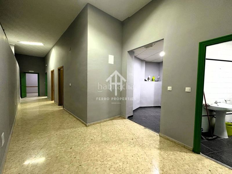 Foto a9a859da-698e-40d1-86f3-86450fe231a3. Lloguer local comercial a Loja