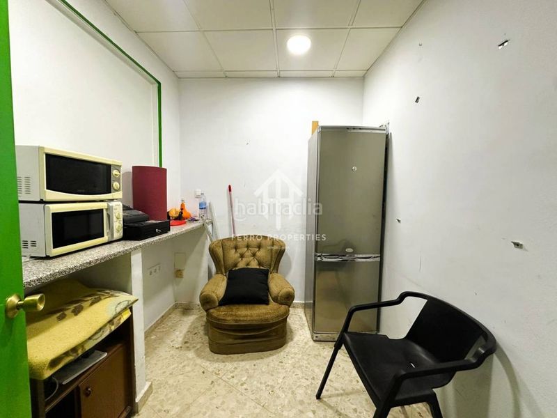 Foto b69898e2-8012-4c81-9edc-ab6f62e7ea97. Lloguer local comercial a Loja