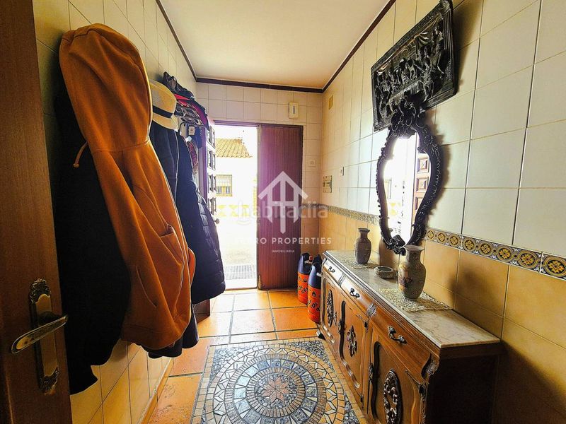 Foto 0424a585-a272-4cb1-9975-23c2a3efae34. Casa amb aparcament a Loja