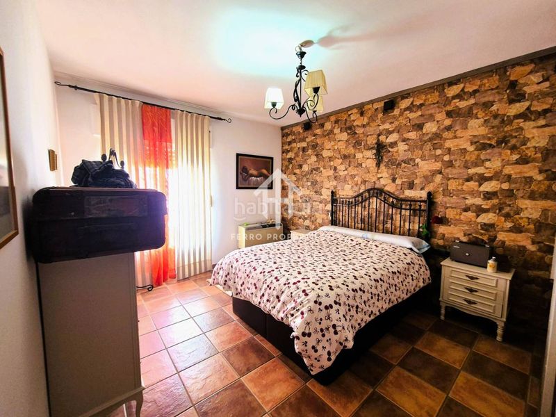 Foto 08577559-1827-4cc4-9aa4-c1fa1ad9513b. Casa amb aparcament a Loja