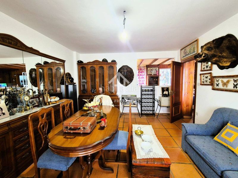 Foto 4d0d2b5f-dd76-4846-9a5e-ef87a37357f0. Casa amb aparcament a Loja