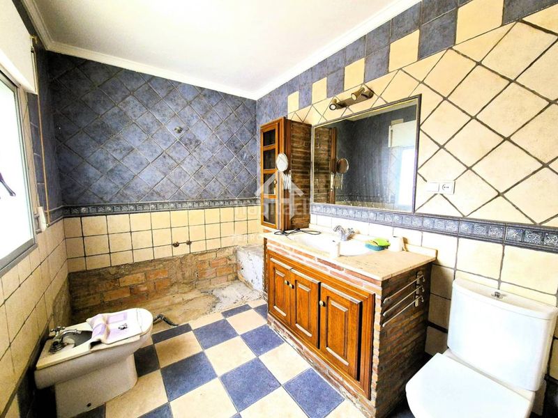 Foto 82e161a8-9b77-4398-8f8d-19d62af5b496. Casa amb aparcament a Loja