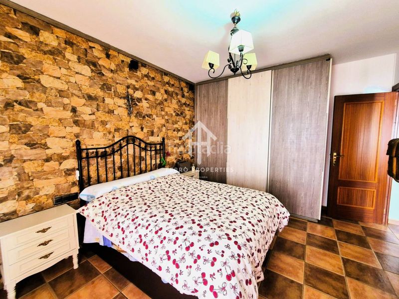 Foto 87bc9912-54d9-4b4c-9735-18dfdf956e16. Casa amb aparcament a Loja