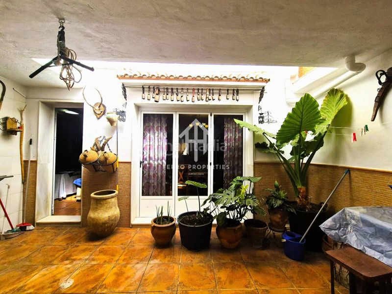 Foto af84c2df-e692-48f8-ac9b-3eb39bf5c535. Casa amb aparcament a Loja