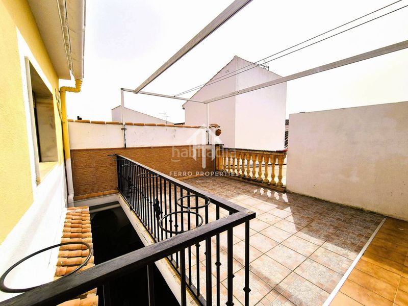 Foto b1ae07aa-2eb2-46e7-b35e-d66bf115a76d. Casa amb aparcament a Loja