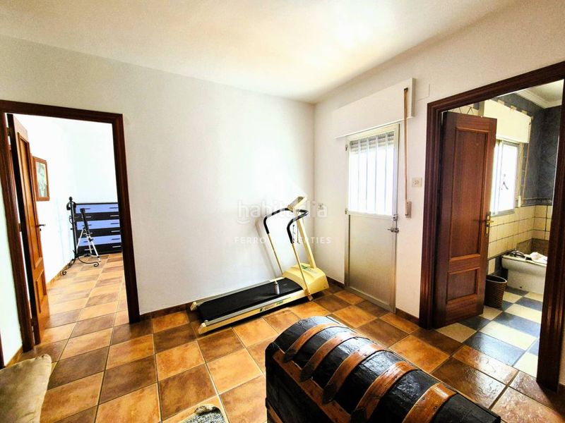 Foto f7f409d9-deed-4771-9934-6c1761510f6c. Casa amb aparcament a Loja
