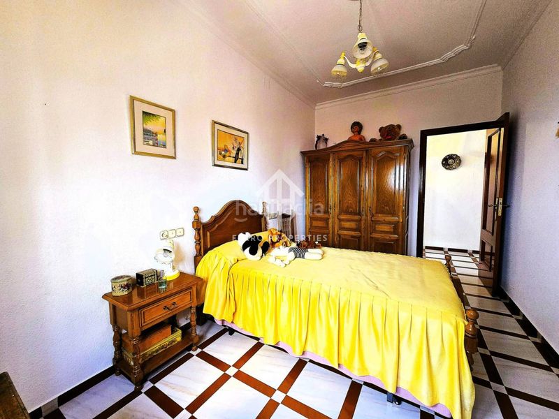 Foto 4113b567-5a0e-40eb-b368-9738cfb2e201. Casa amb aparcament a Algarinejo