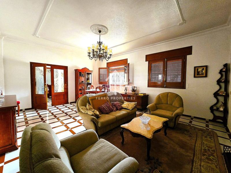 Foto 7ac3c8a8-5af1-4a4d-9e29-550edfbf94d0. Casa amb aparcament a Algarinejo