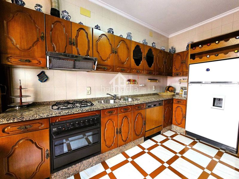 Foto 7b32efab-2352-4eac-a5b8-5d78712be5e6. Casa amb aparcament a Algarinejo